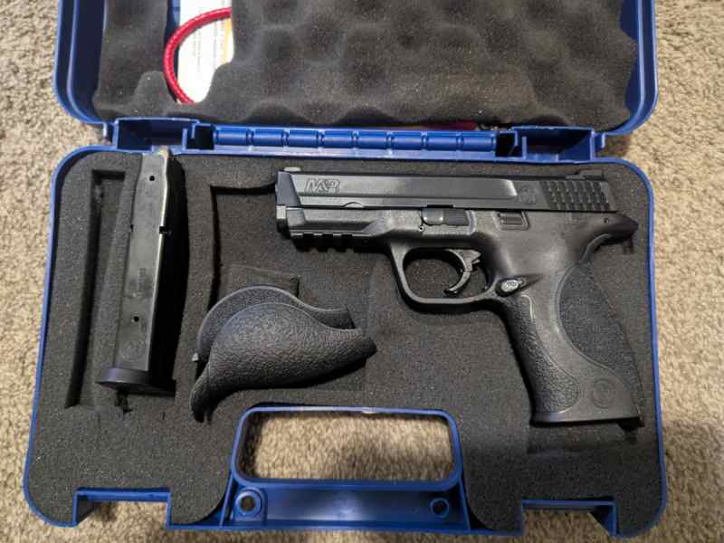 M&amp;P 9