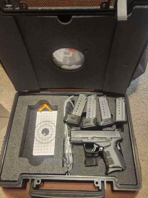 Springfield XDS 9 Mod2 5 mags night sights