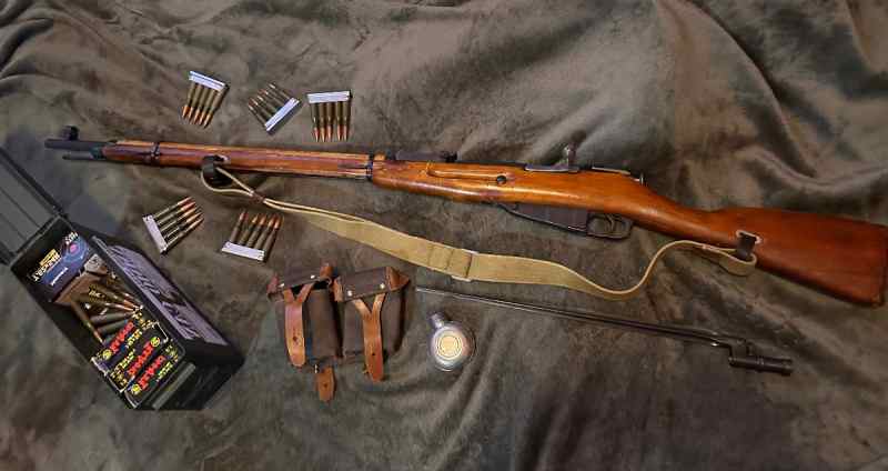 Mosin Nagant and Smith &amp; Wesson M&amp;P 15 AR15