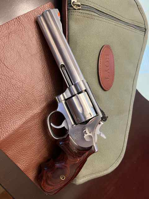 Smith Wesson 686 - 6 Shot Revolver - 357 Magnum