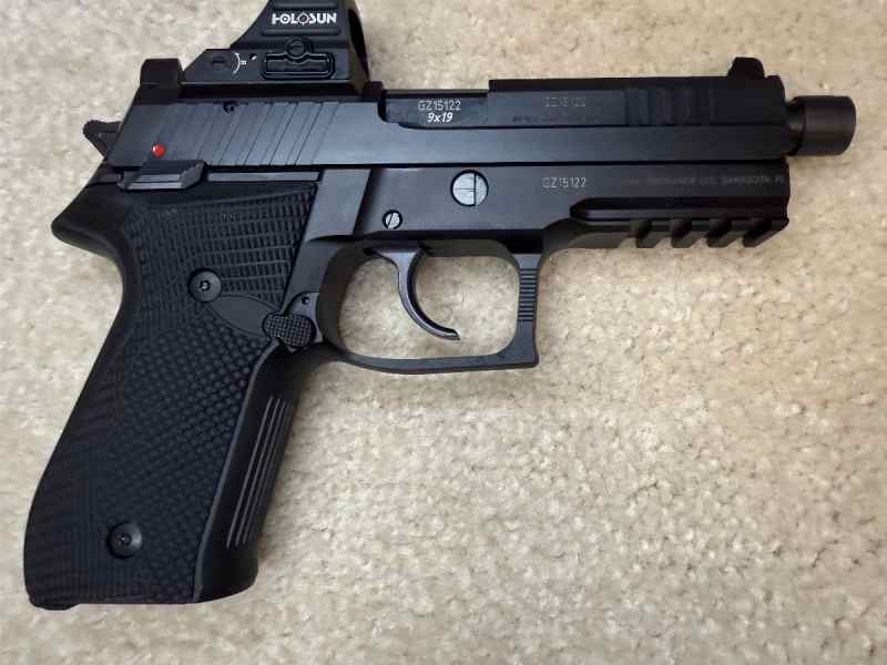 Arex Zero 1T 9mm OR Threaded Bbl &amp; 2x 17 rnd mags