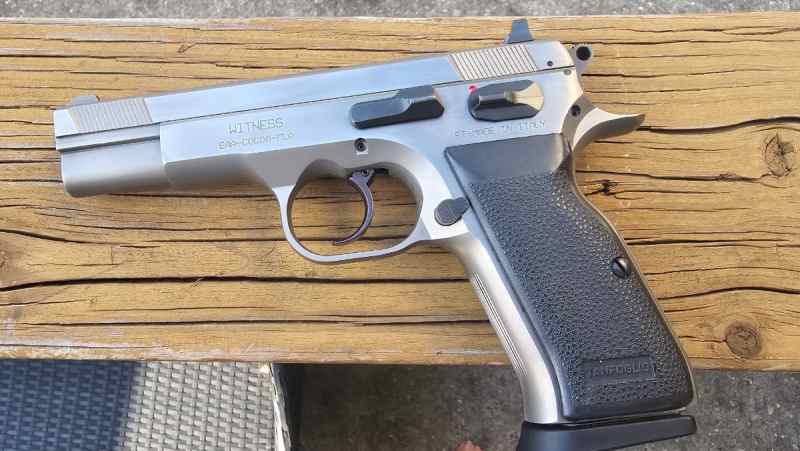 EAA Tangfoglio 45 ACP - L.jpg