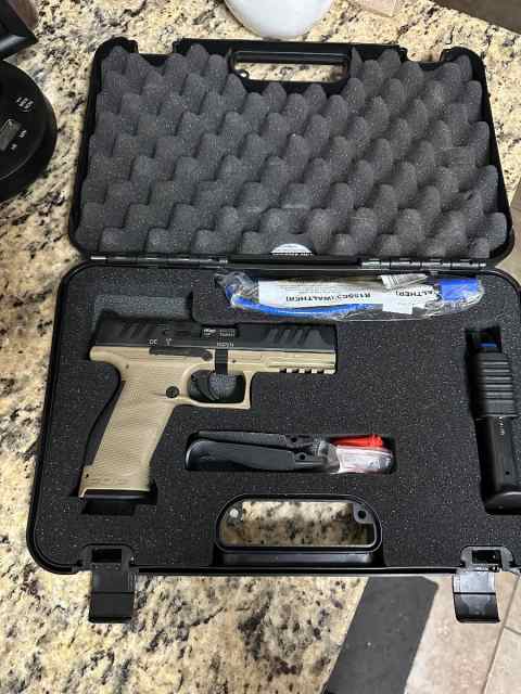 *PRICE DROP* Walther PDP Full-Size 4.5&quot;