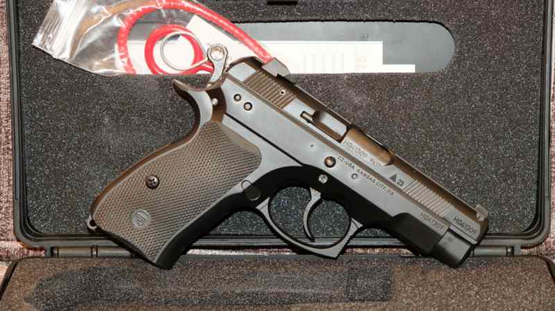 Smith and Wesson 2.0 Compact Package