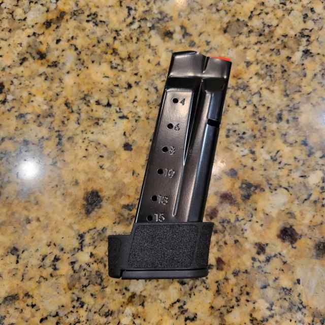 M&amp;P 9 Shield plus 15 round magazine 