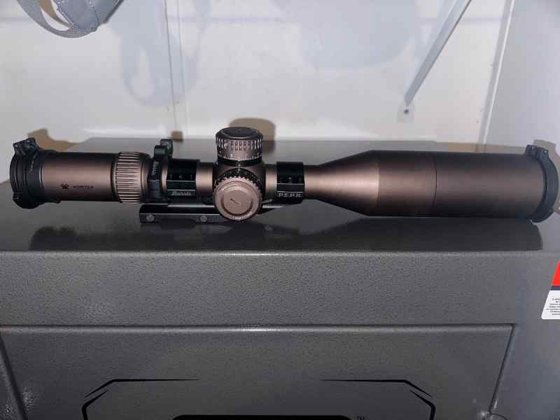 Vortex Razor HD Gen 2 4.5-27x56 EBR 7C MRAD