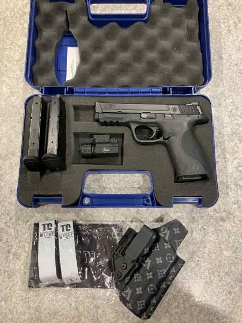 Smith and Wesson M&amp;P 9mm and holster