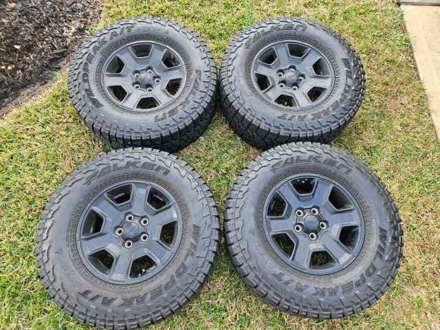 2022 Jeep Gladiator Mojave Wheels and Tires + spar