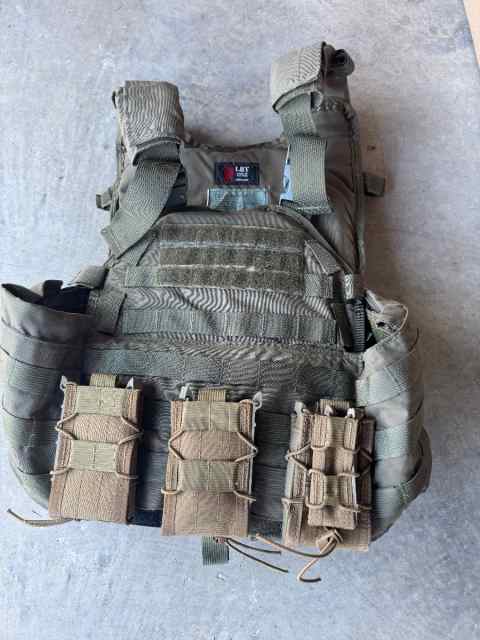 London Bridge Trading LBT Plate Carrier