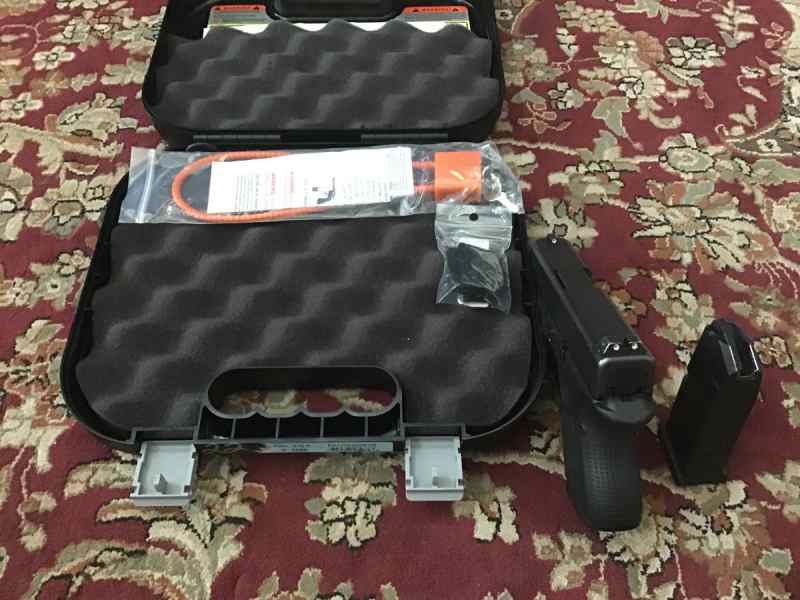 Glock 27 Gen 4 w/Glock nite sites and 2 mags. $500