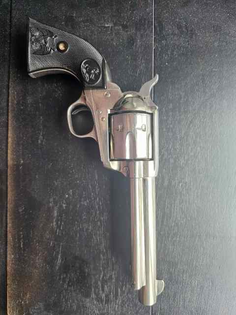 Colt Single action army. 45 LC 