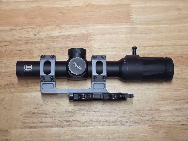 Eotech Vudu 1-8 w/ ADM Mount