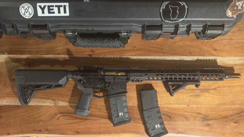 SLR Rifle 13.9 + Hard case + Mags x2 