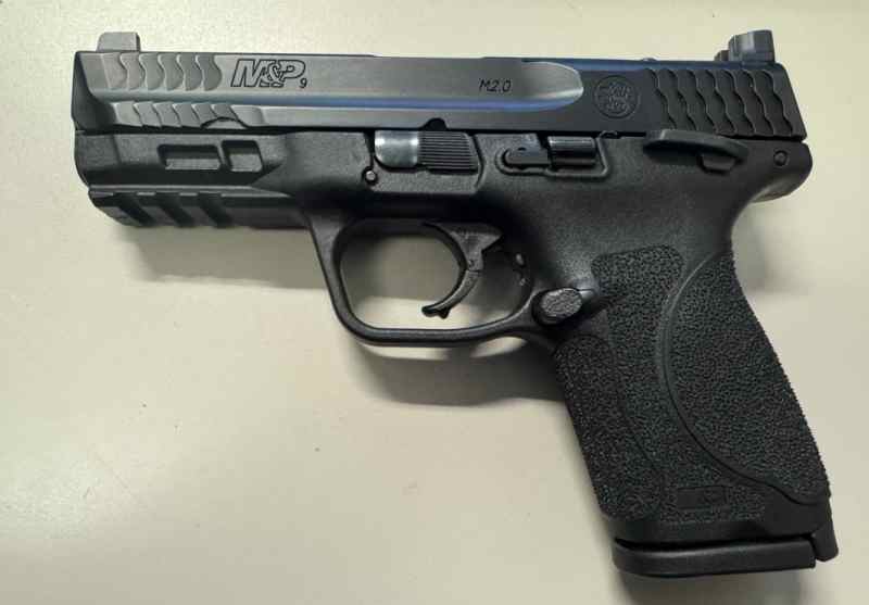 M&amp;P 2.0 9mm Optic Ready w/ accessories 