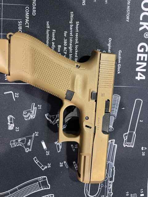 Glock 19X in box with 3 mags 