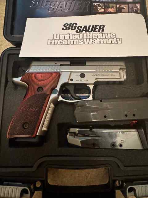 Sig Sauer p229 Stainless Steel Compact elite .40