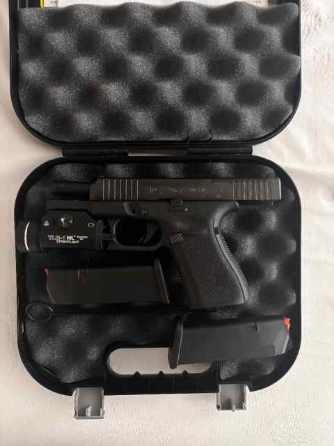 GLOCK 19 GEN 5 MOS w/TLR-1HL 