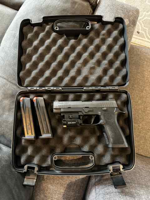 Sig Sauer P320-XFull w/ Baldr Mini