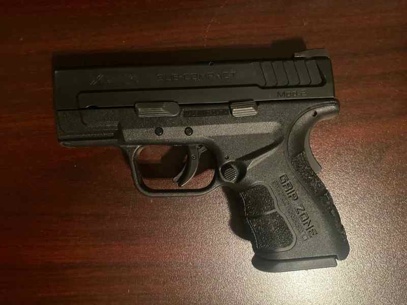 Springfield XD Mod.2 40 S&amp;W Sub-Compact Black with