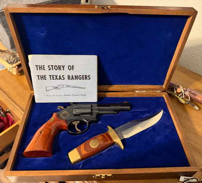 Smith &amp; Wesson Model 19-3 Texas Rangers Commemorat