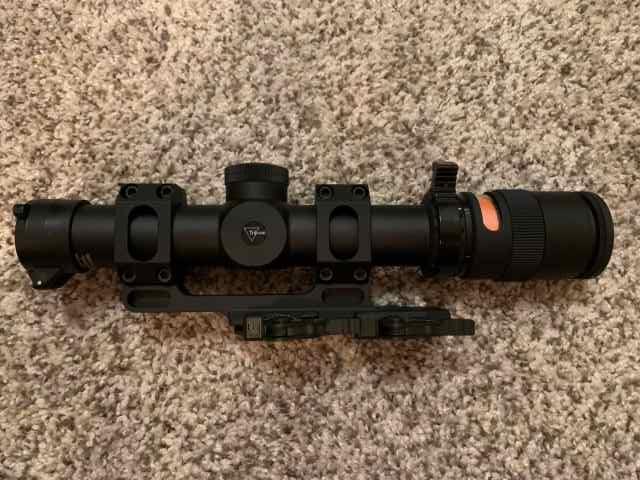 Trijicon Accupoint TR24 1-4x (Red Triangle)