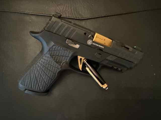 SIG P320 X Carry-SPECTRE 9mm Wilson combat