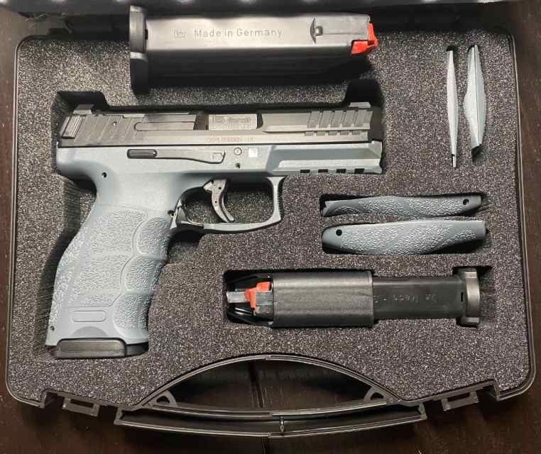 H&amp;K VP9 w/ Tritium Night Sights/3 17 rd mags