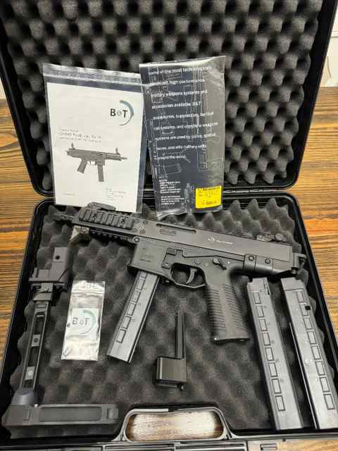 B&amp;T GHM9 SUB GUN WITH BOX, PAPERS, BRACE, MAGS 