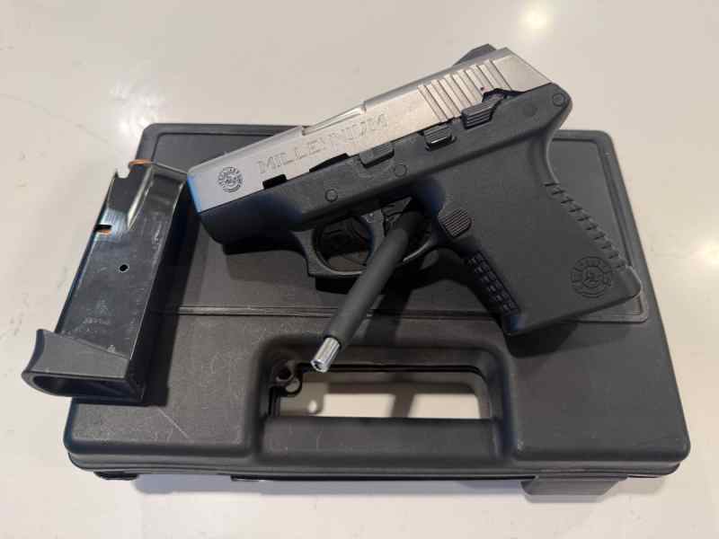 Taurus PT111 Millennium G2 – 9mm Pistol w/ box