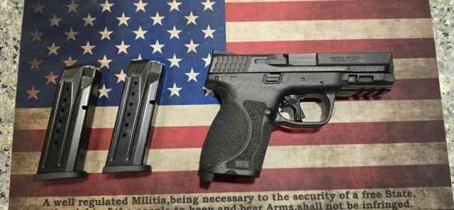 S&amp;W M2.0 9mm 4&quot; (apex trigger/Truglo TFO sights)