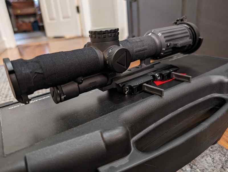 TRIJICON VCOG 1-6x24 horseshoe, Bobro, tenebraex