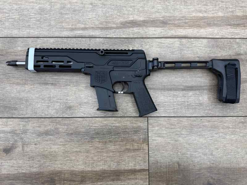 *NEW IN BOX* DIAMONDBACK DBX57