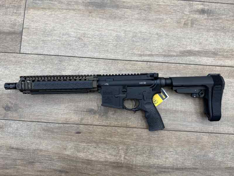 *NEW IN BOX* DANIEL DEFENSE MK18