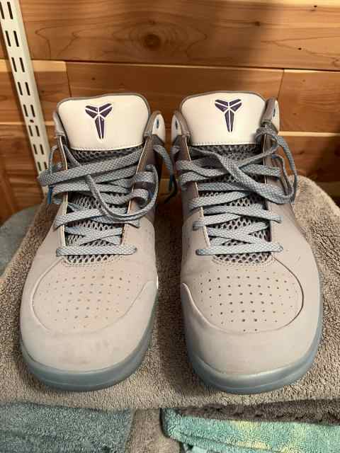 WTT - Nike Kobe IV - Minneapolis - MPLS - Size 12