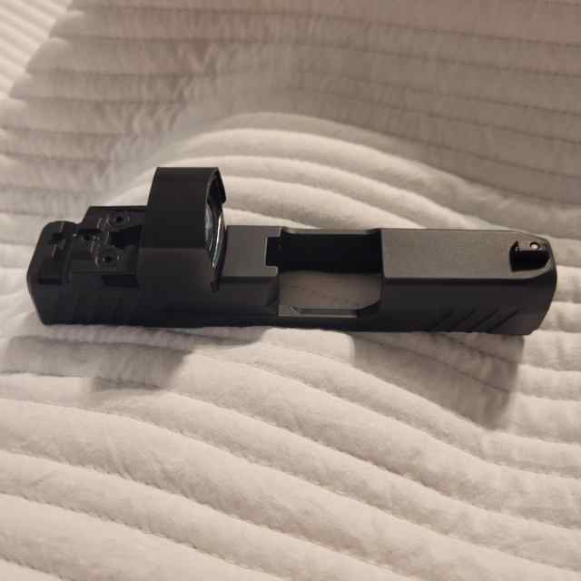 Taurus gx4 toro slide, and sig red do.