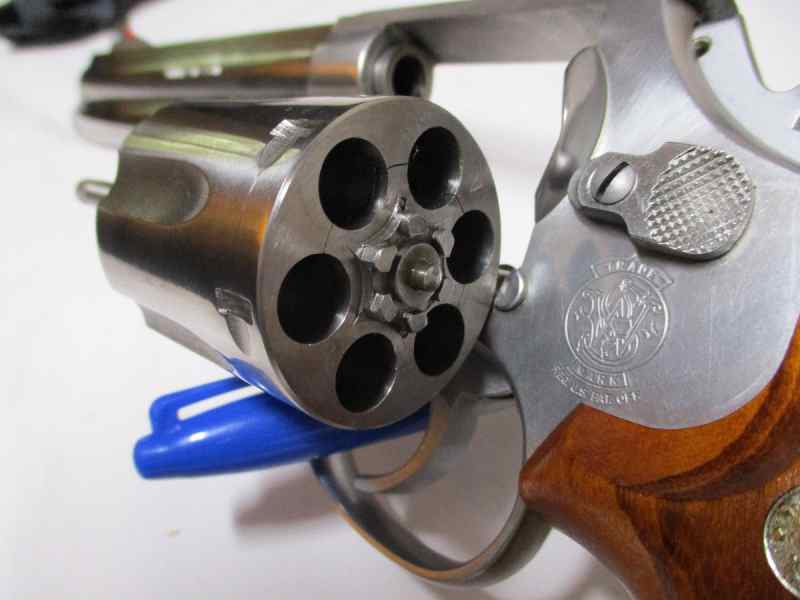 Exceptional S&amp;W M686-1, 6&quot; Original May 1987 Grips
