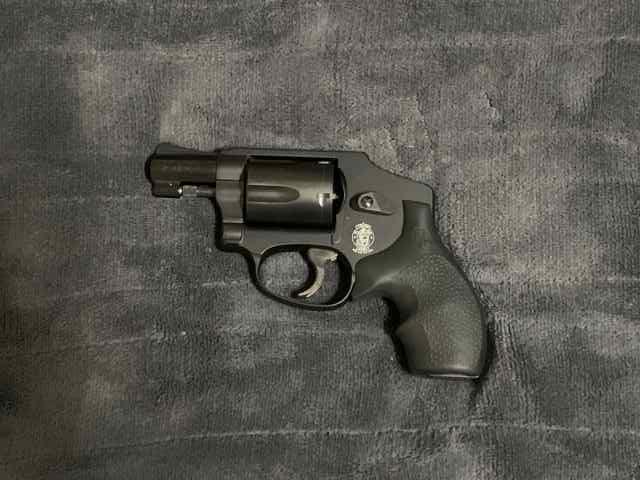 Smith and Wesson 442-2 