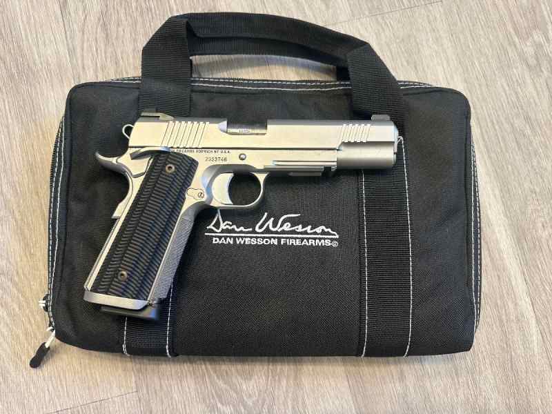 Dan Wesson Specialist 