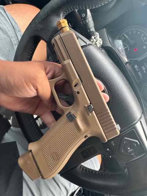 LNIB GLOCK 19x 