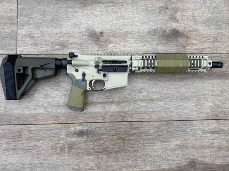 *NEW IN BOX* CUSTOM DANIEL DEFENSE MK18