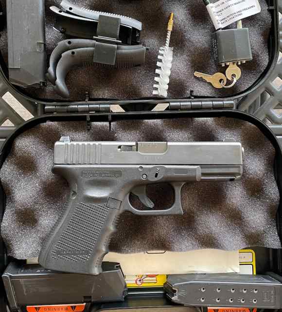 Glock 23 