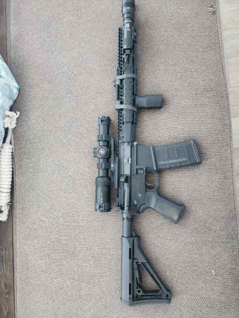 Vortex Strike Eagle 1-8x24 w/mount