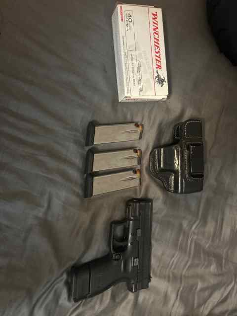 Springfield XD 40cal w/extras