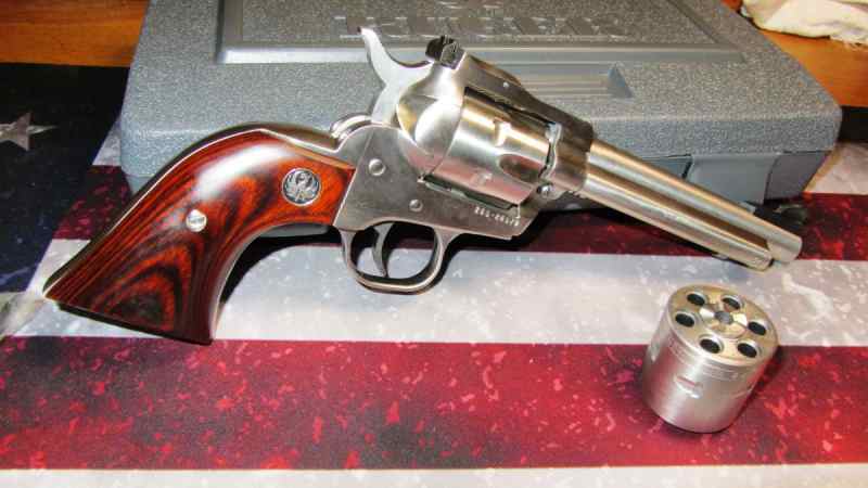 RUGER SINGLE-SIX CONVERTIBLE STAINLESS .22 UNFIRED