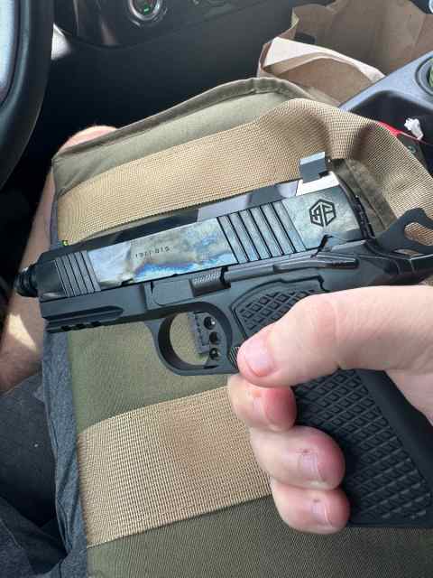 AF1911 with optic cut slide and threaded barrel