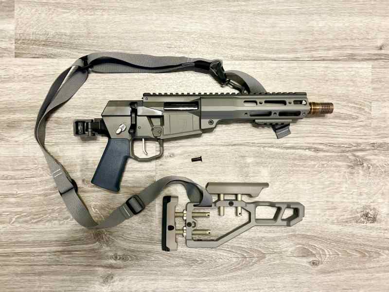 Q mini fix pistol. 8in 300 blk w stock