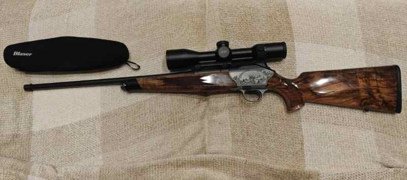 Blaser R8 Package (Luxus WG7, 30-06, scope, case)