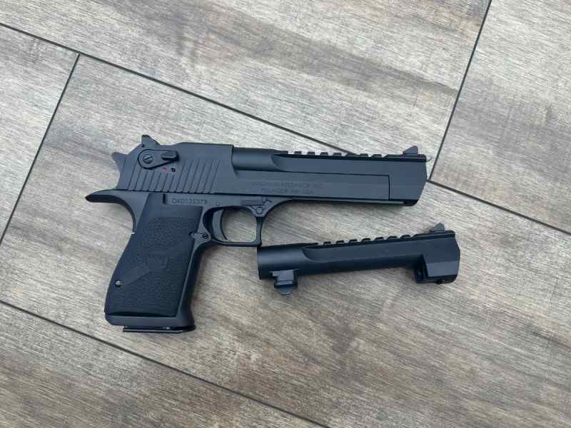 *NEW IN BOX* MAGNUM RESEARCH DESERT EAGLE 50/44