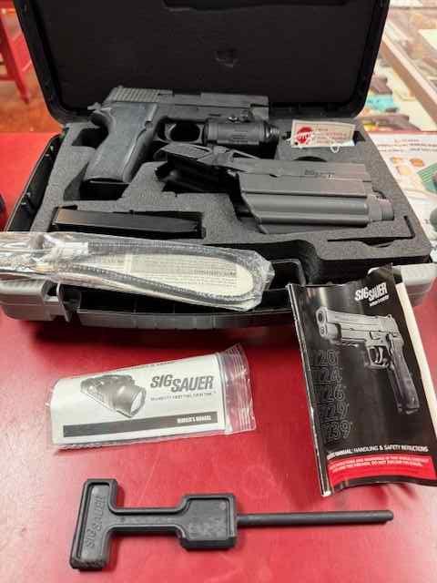 Sig Sauer P226 40S&amp;W Tactical Package with Holster