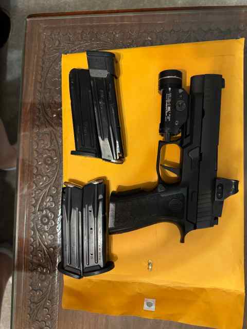 Sig P320 9mm w/ Romeo 1 pro and Light
